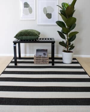 Lyon Stripe musta 5229