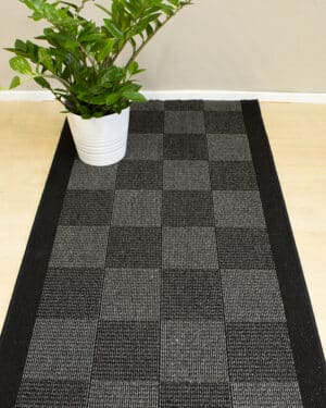 Ennea 901 musta käytävämatto leveys 80cm