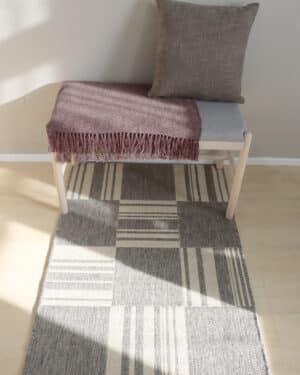 Ruudullinen harmaa matto koko 80x150cm
