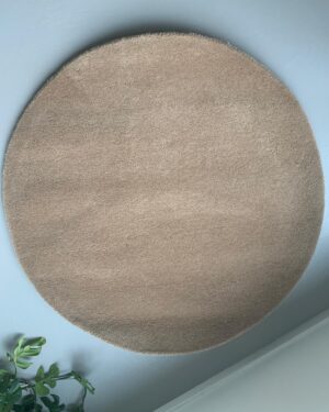 Plain käsintuftattu soft beige pyöreä